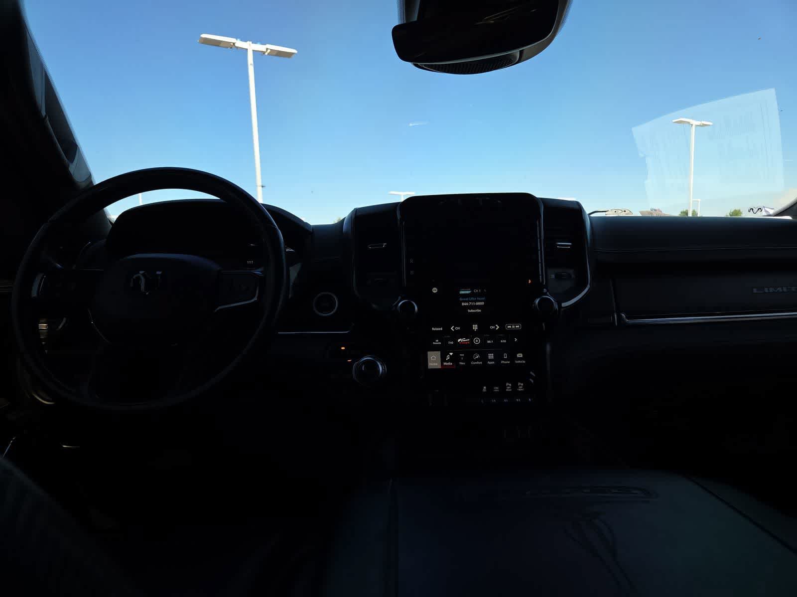 Used 2022 RAM 1500 Limited w/ Body-Colour Bumper Group AWD/4WD image 18