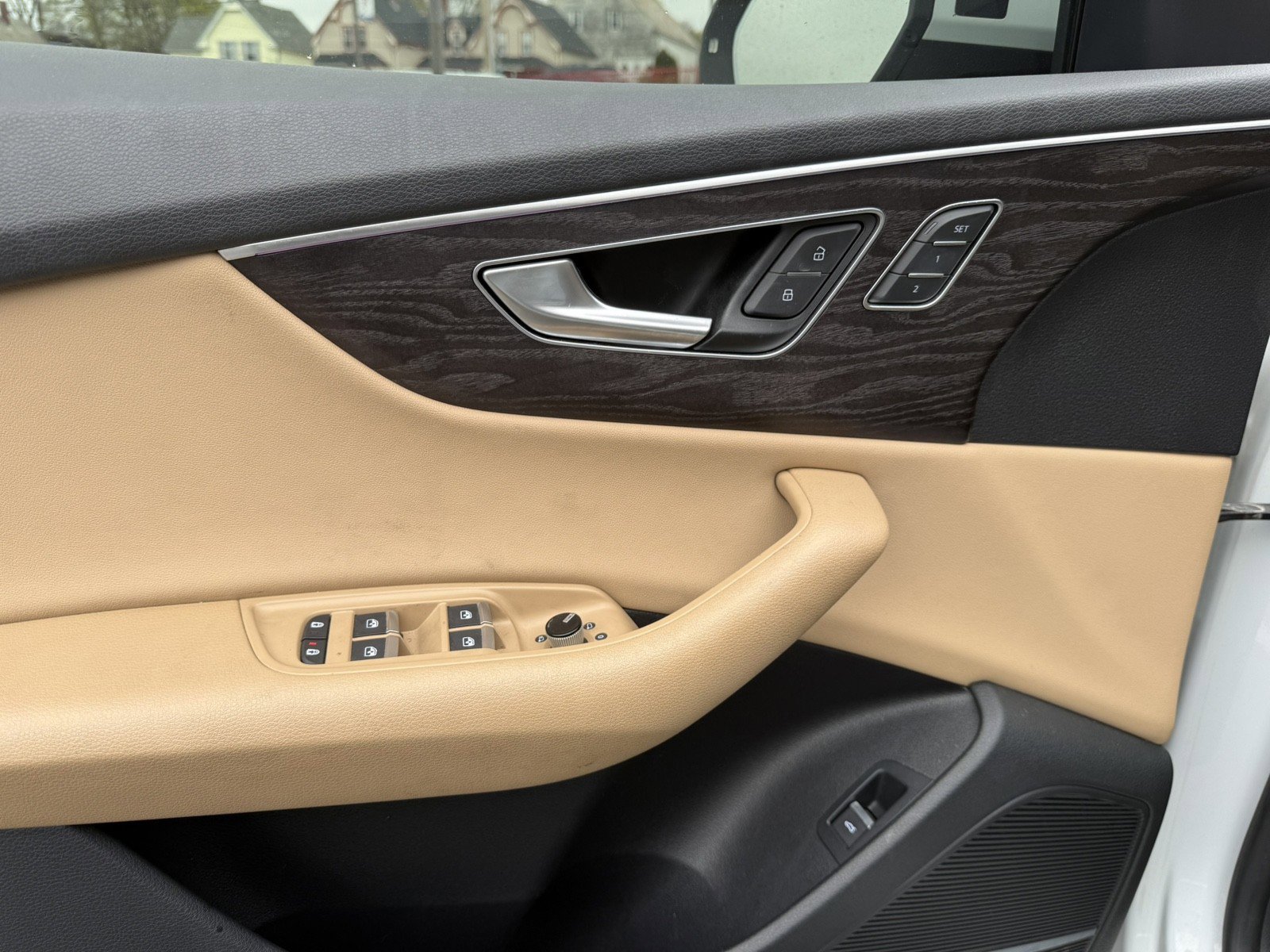 Used 2019 Audi Q8 Premium Plus w/ Premium Plus AWD/4WD image 6