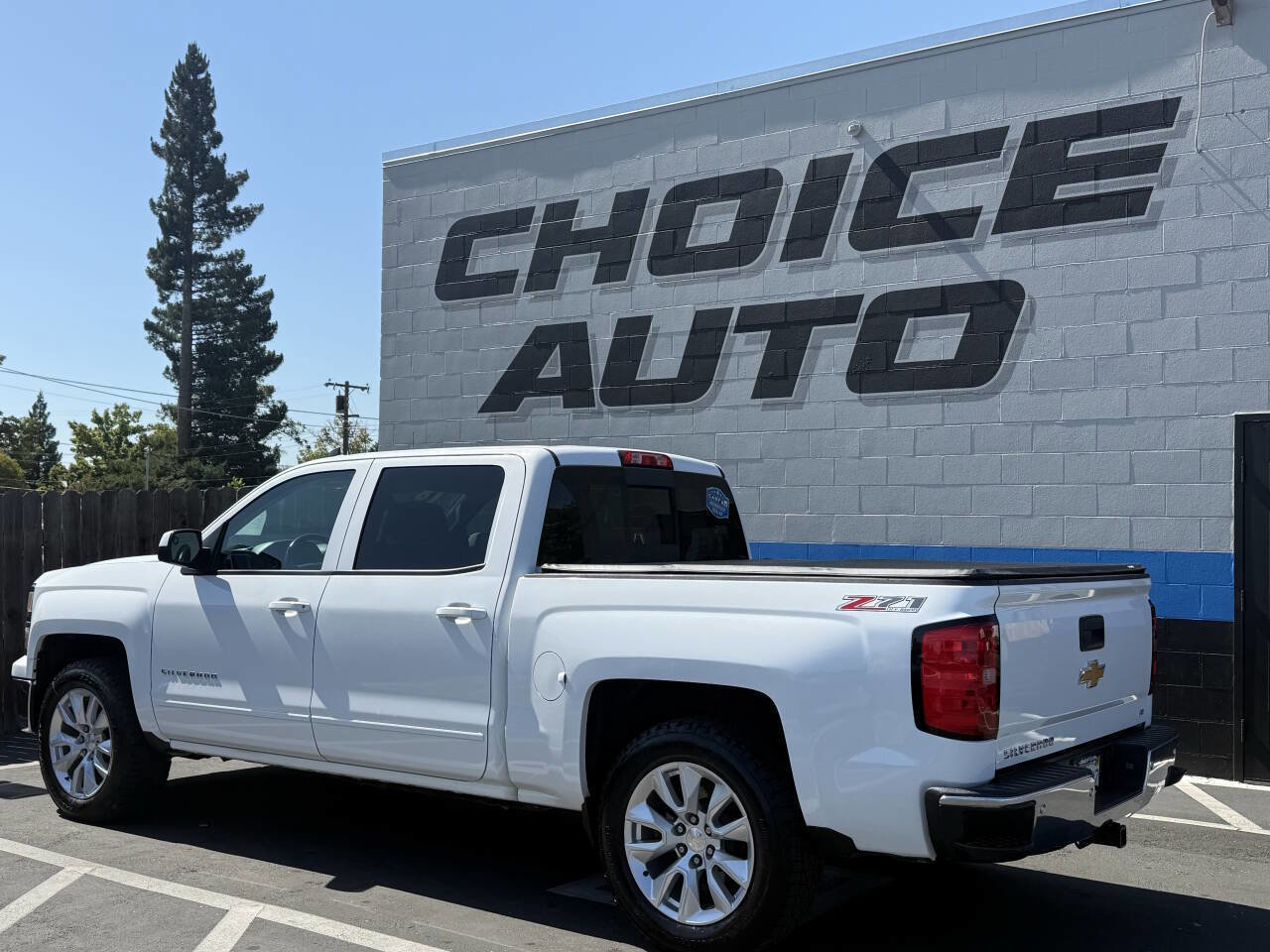 Used 2015 Chevrolet Silverado 1500 LT w/ LT Convenience Package AWD/4WD image 30