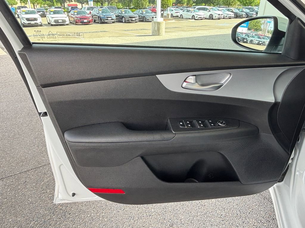 Used 2023 Kia Forte LXS image 21