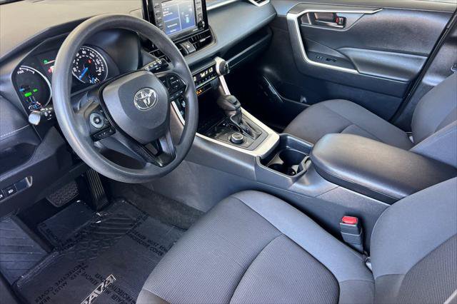 Certified 2020 Toyota RAV4 LE w/ Carpet Mat Package AWD/4WD image 11