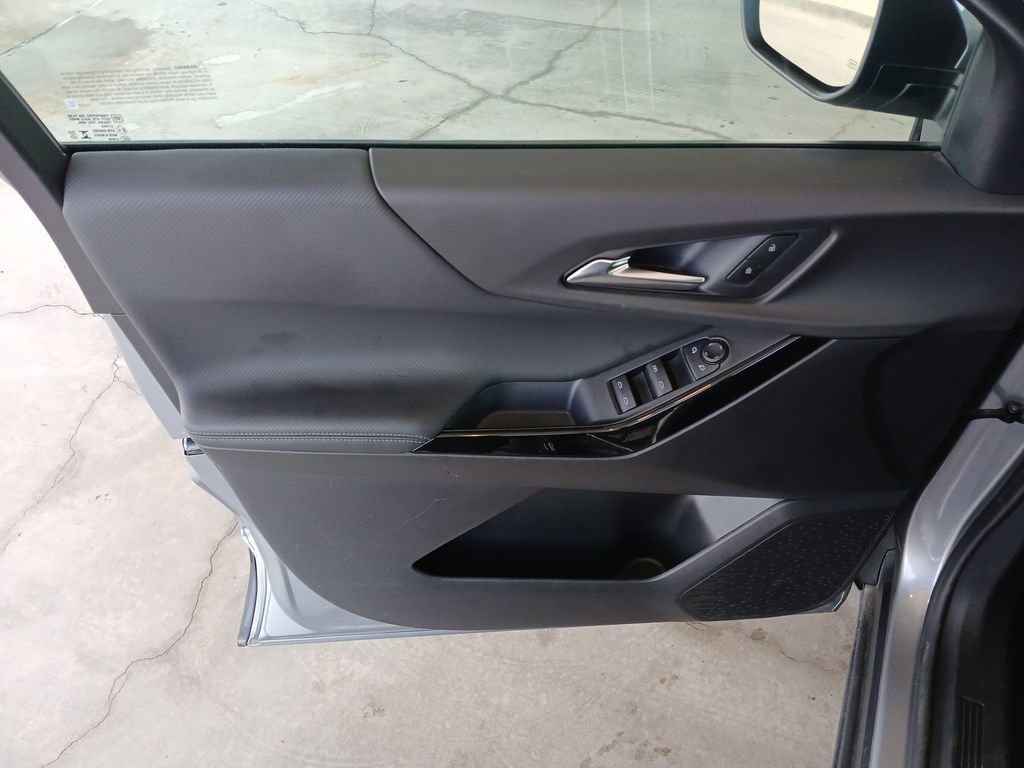 Used 2026 Chevrolet Equinox LT AWD/4WD image 23