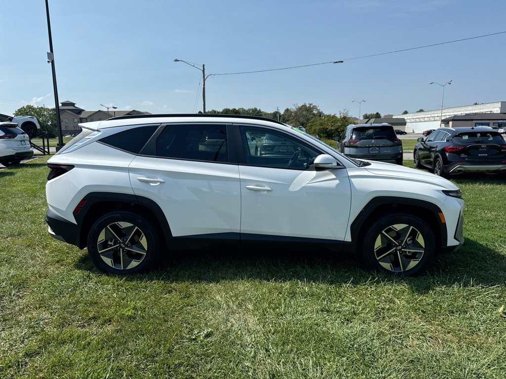 Used 2025 Hyundai Tucson SEL AWD/4WD image 14