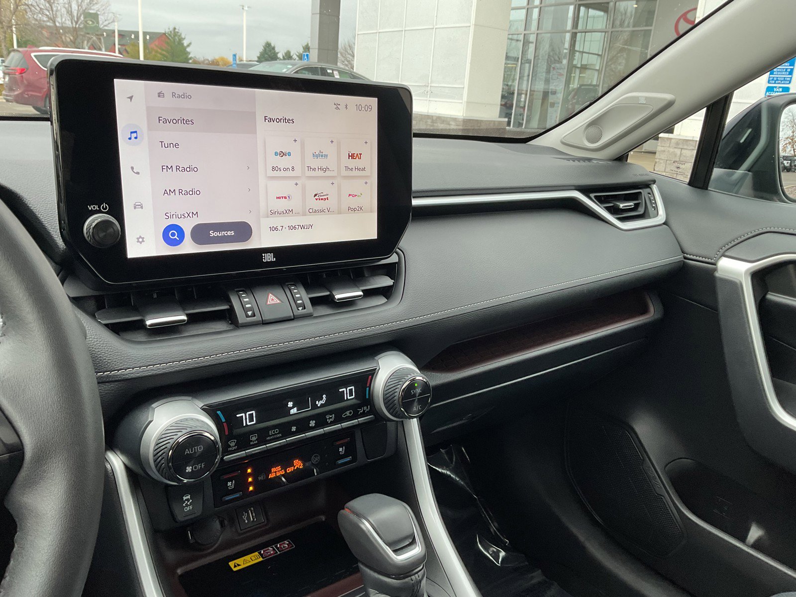 Used 2023 Toyota RAV4 Limited image 28