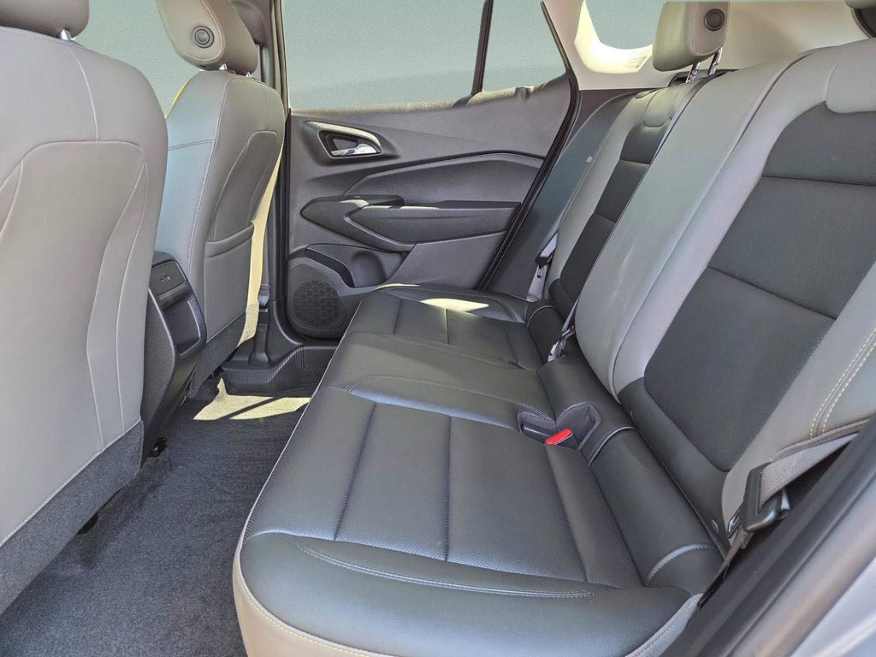 Used 2024 Chevrolet Trax ACTIV w/ Driver Confidence Package FWD image 27
