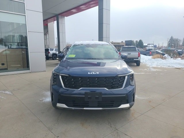 Used 2024 Kia Sorento S w/ Panoramic Sunroof Package image 2