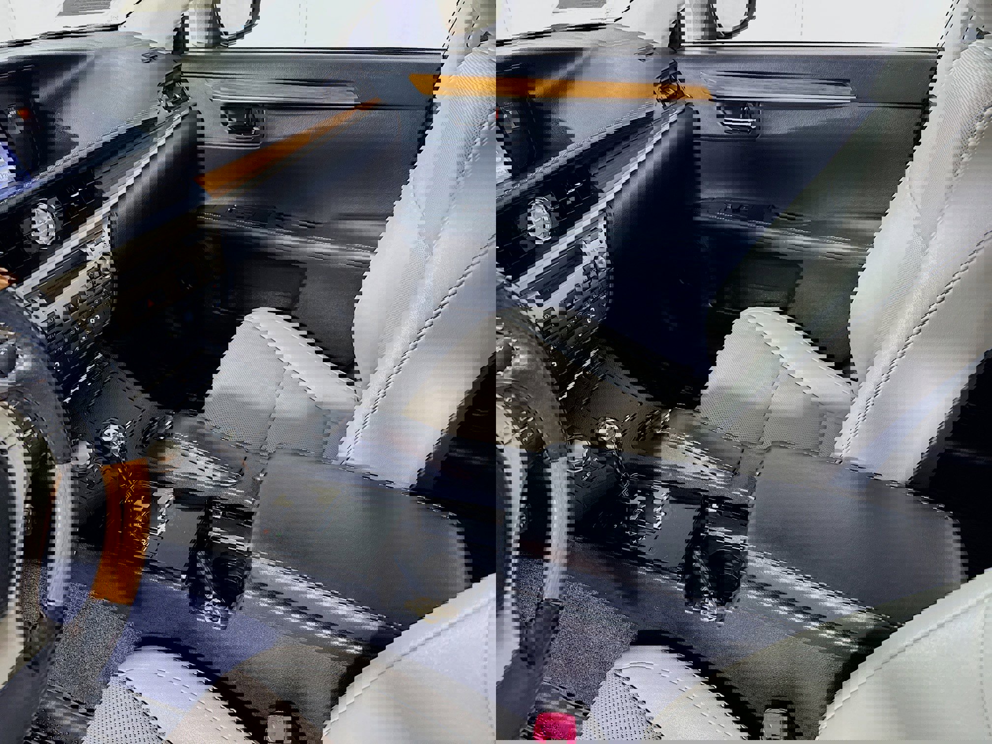 Used 2014 Lexus ES 300h w/ Premium Package w/Bamboo Trim FWD image 24