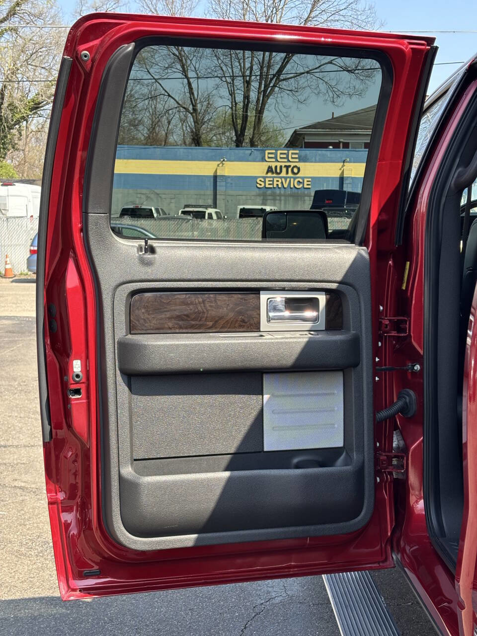 Used 2014 Ford F150 Platinum image 12