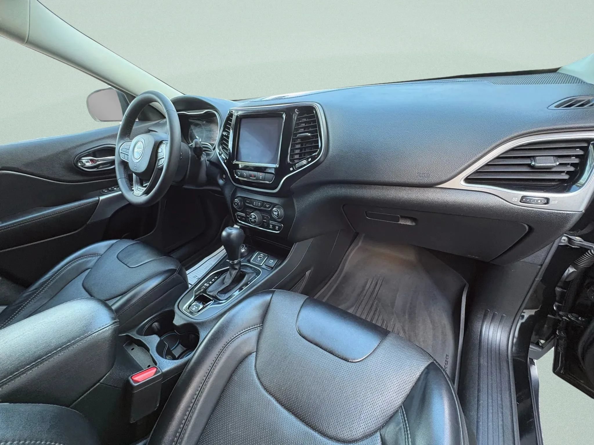 Used 2022 Jeep Cherokee Limited w/ Elite Package AWD/4WD image 10