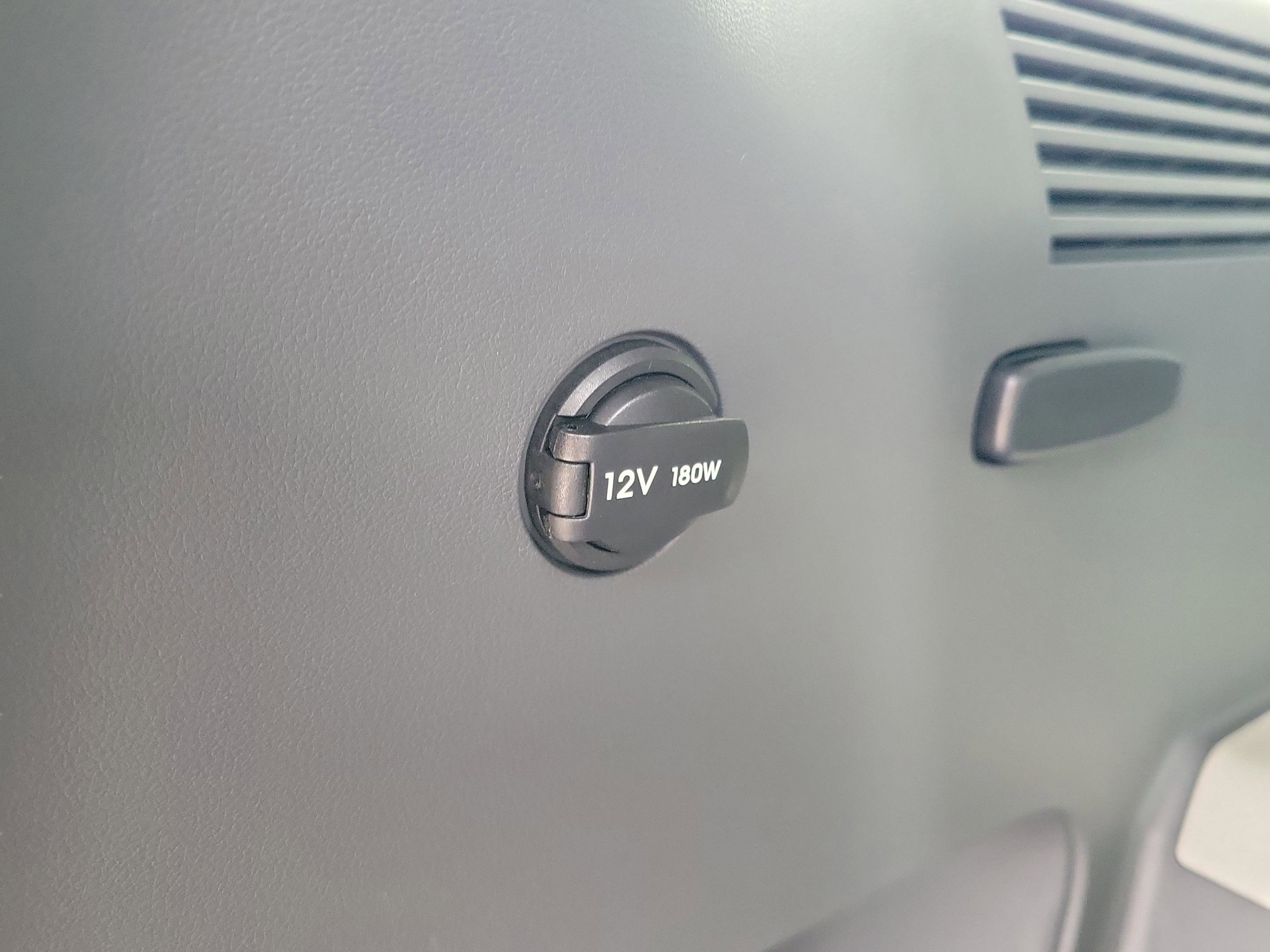 Certified 2025 Hyundai Santa Fe SEL image 9