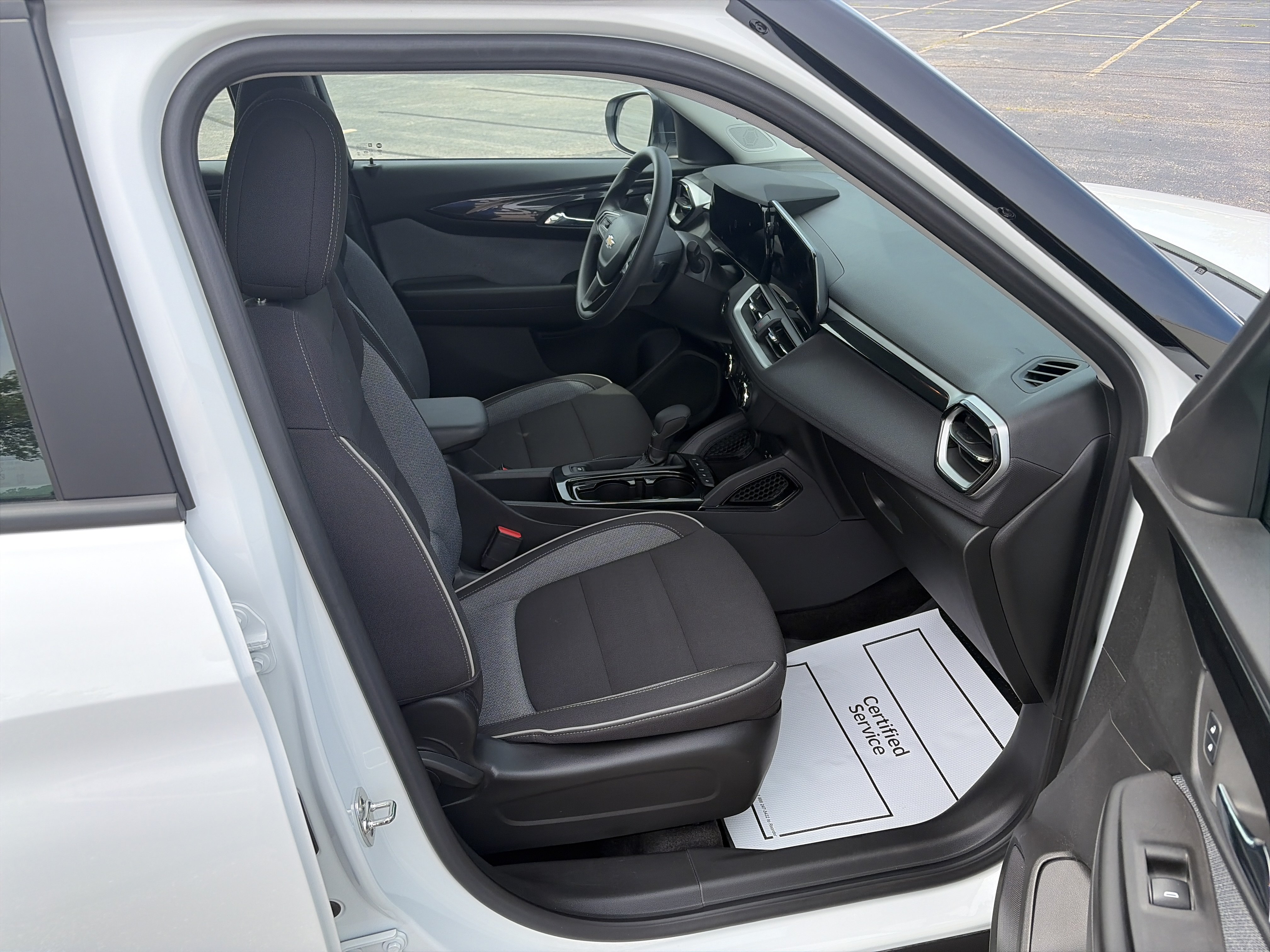 Used 2024 Chevrolet TrailBlazer LS w/ LS Confidence Package FWD image 13