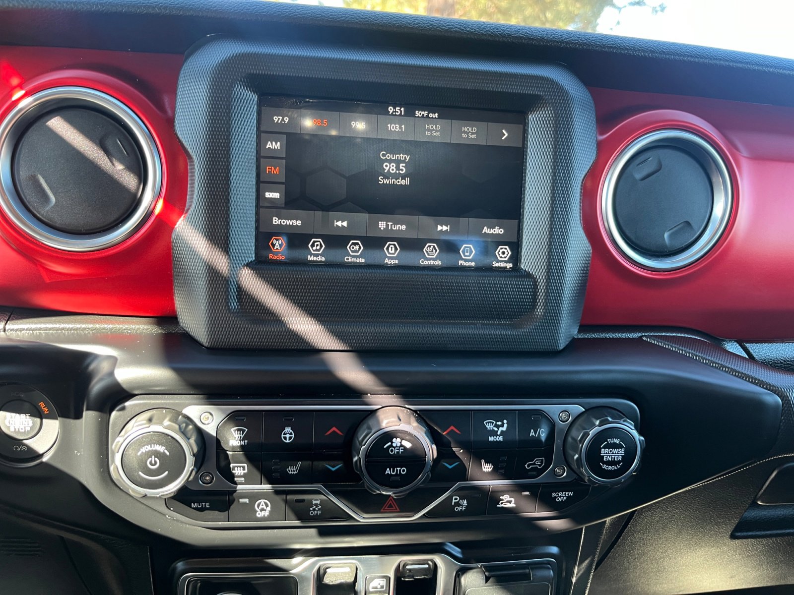 Used 2021 Jeep Gladiator Rubicon w/ Cold Weather Group image 12