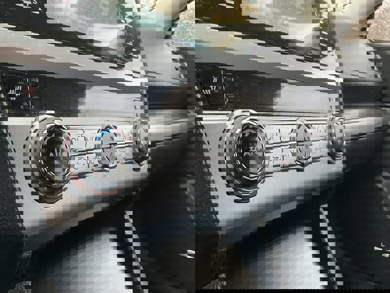 Used 2016 Subaru Legacy 3.6R Limited image 35