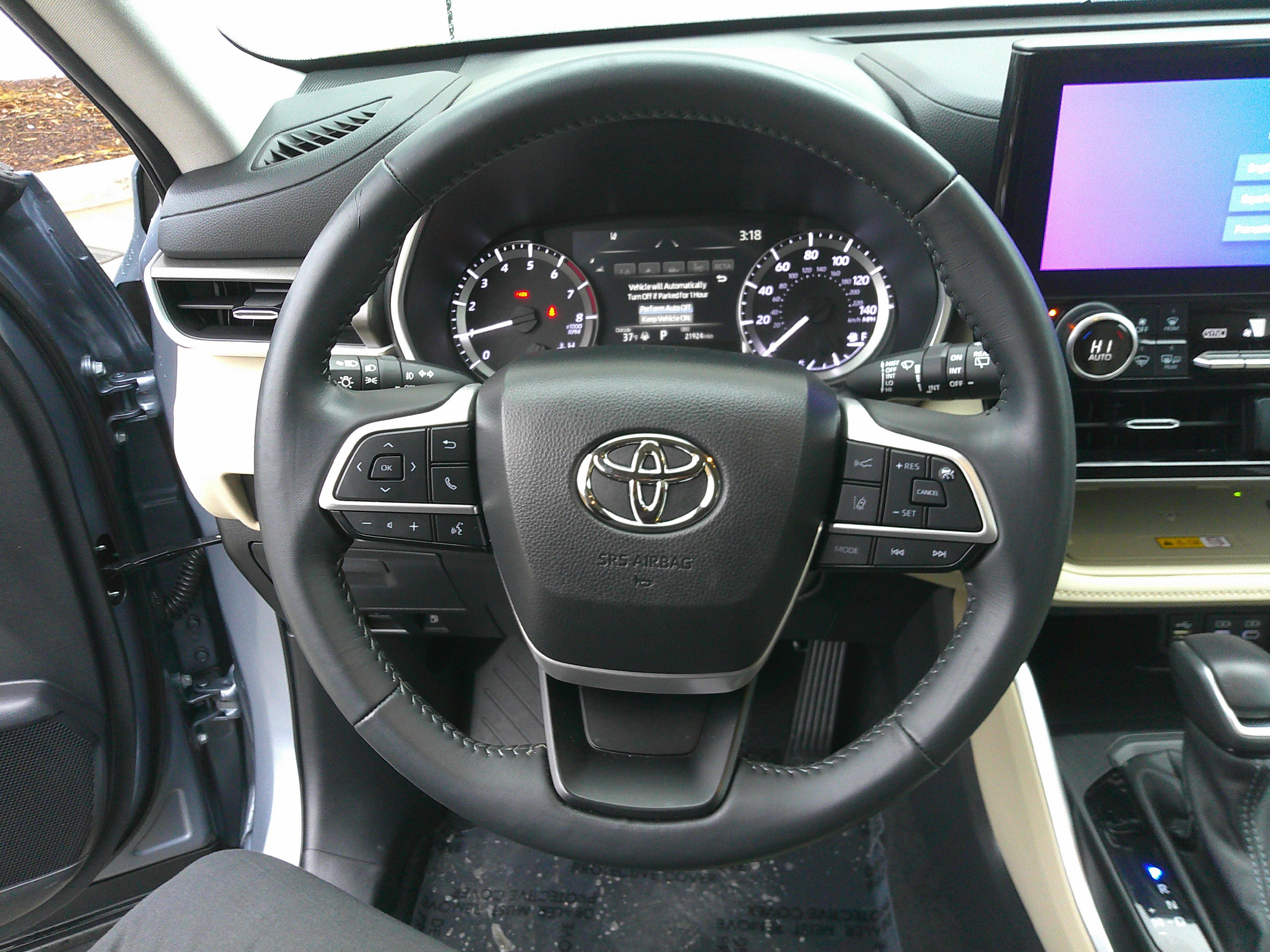 Used 2024 Toyota Highlander XLE image 19