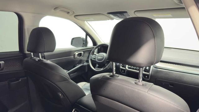 Used 2022 Kia Sorento S FWD image 16