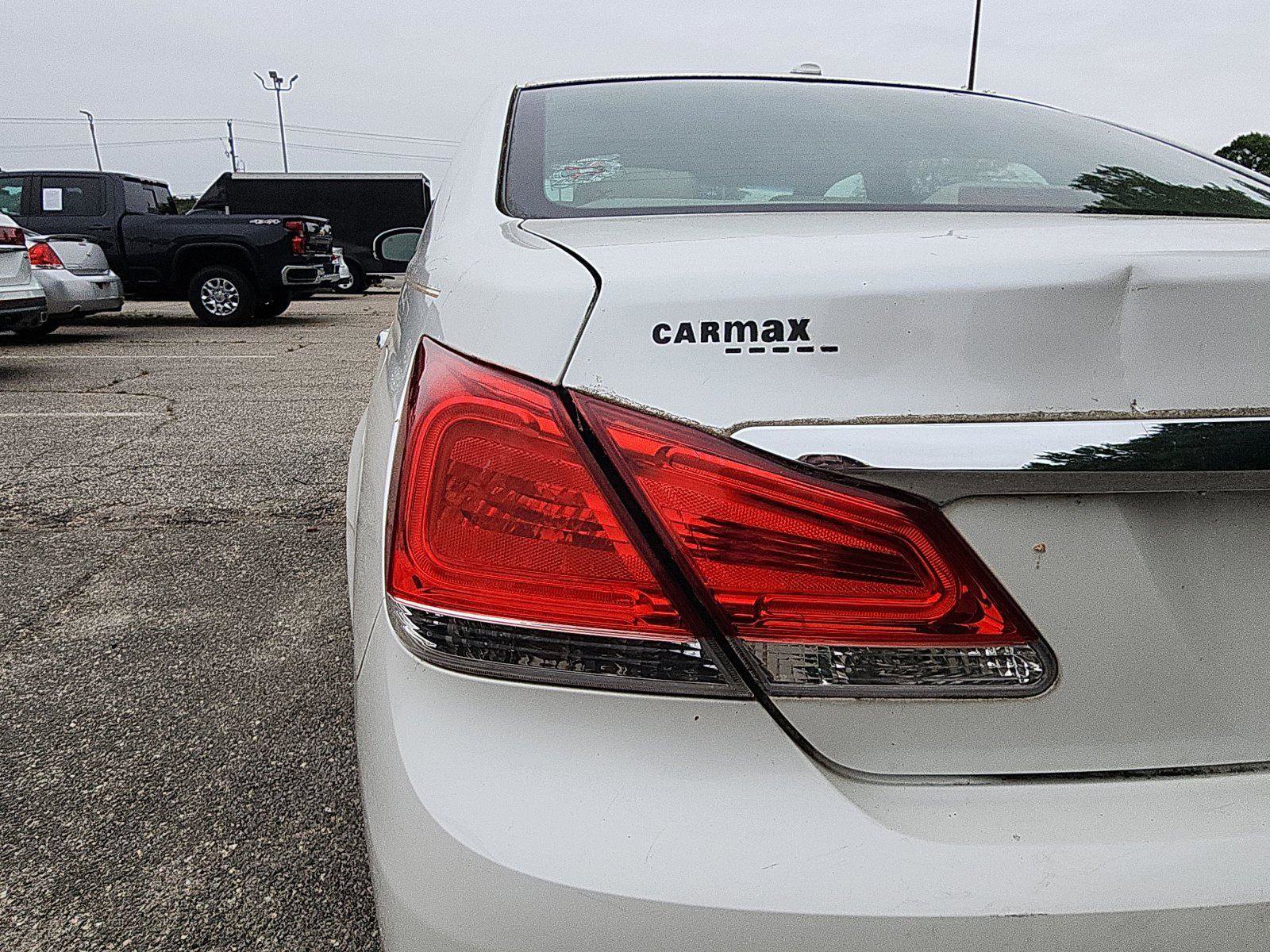 Used 2011 Toyota Avalon Limited FWD image 10