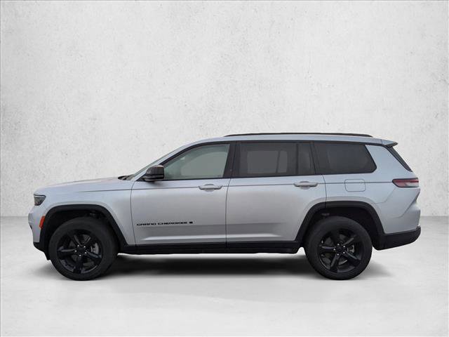 Used 2023 Jeep Grand Cherokee L Laredo image 9