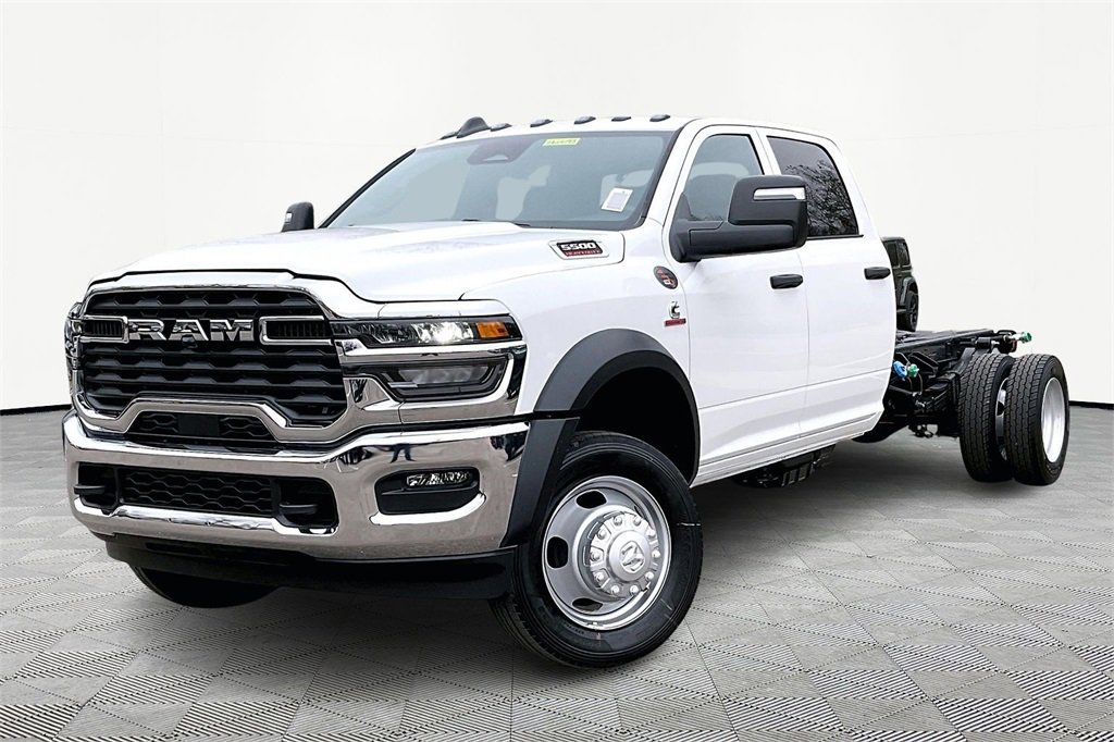 New 2026 RAM 5500 Tradesman w/ Chrome Appearance Group image 2