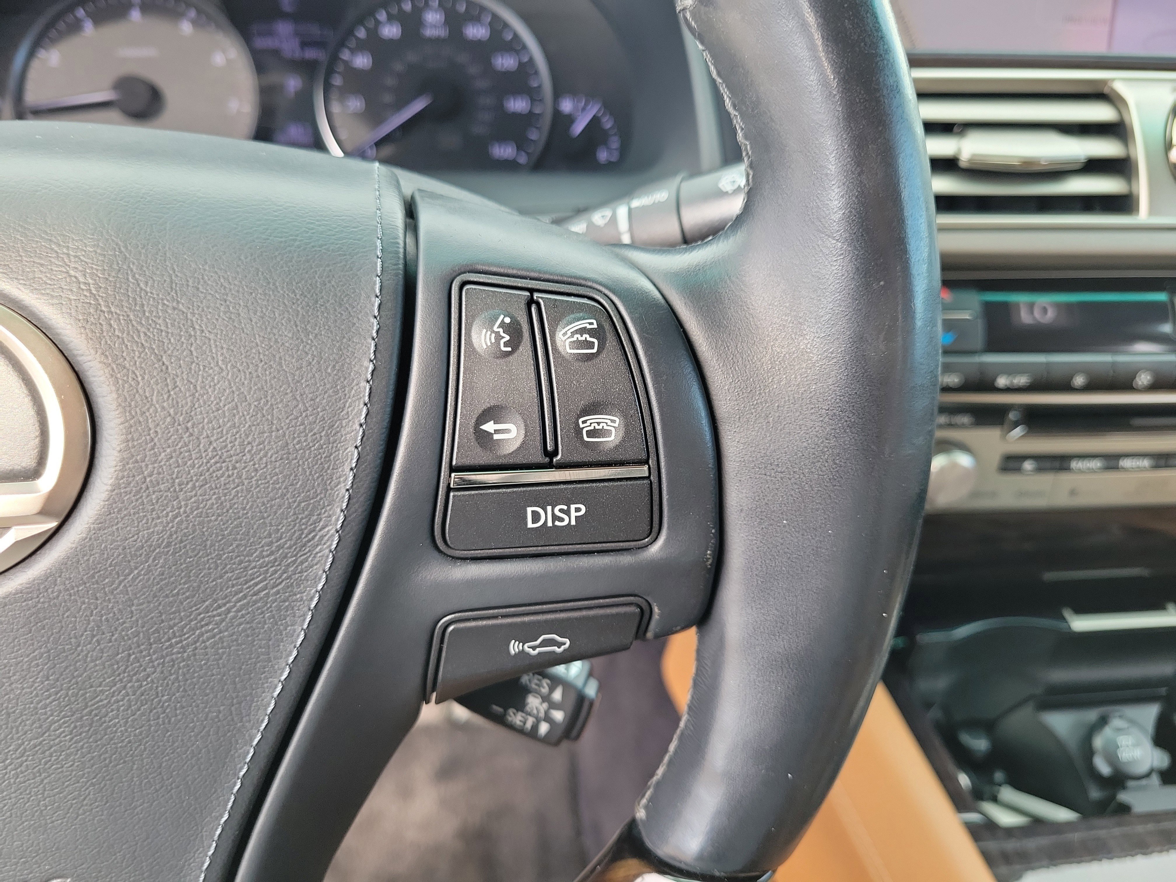 Used 2015 Lexus LS 460 w/ Comfort Package RWD image 24