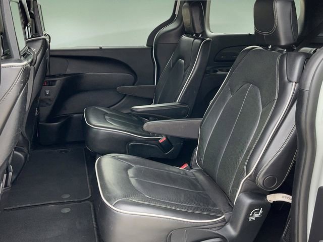 Used 2018 Chrysler Pacifica Limited w/ Advanced Safetytec Group image 14