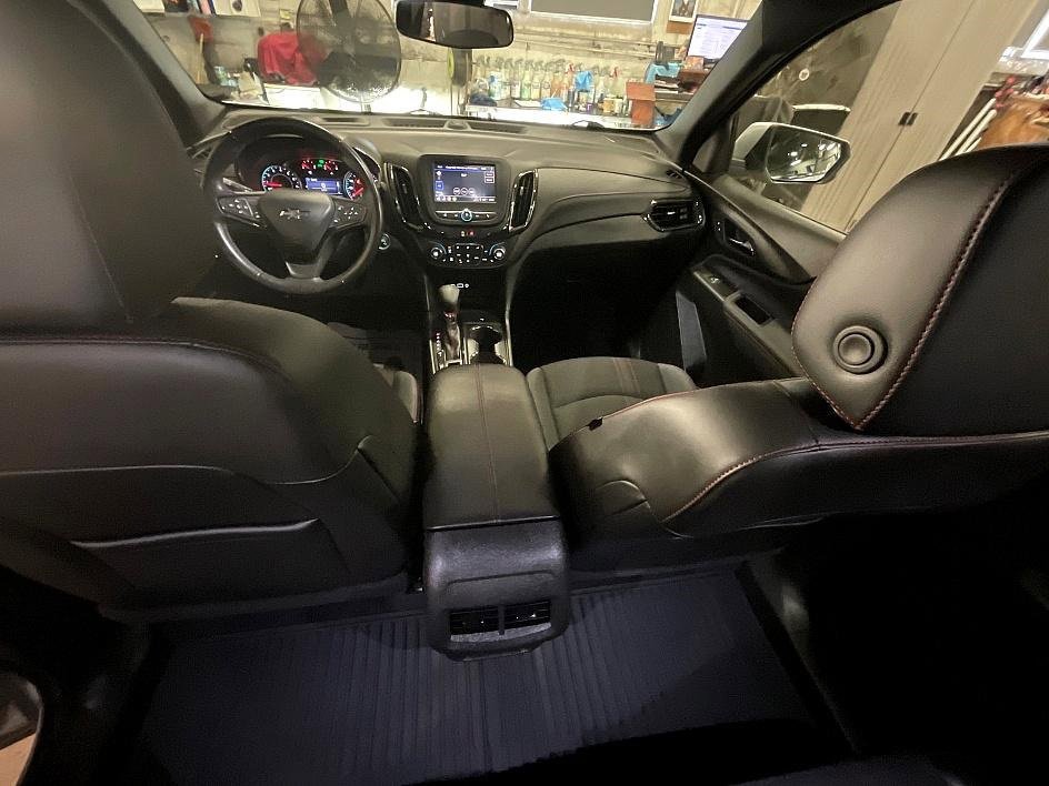 Used 2022 Chevrolet Equinox RS image 3
