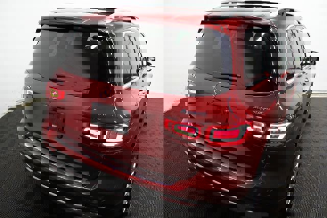 Used 2021 Mercedes-Benz GLB 250 4MATIC w/ Premium Package image 6