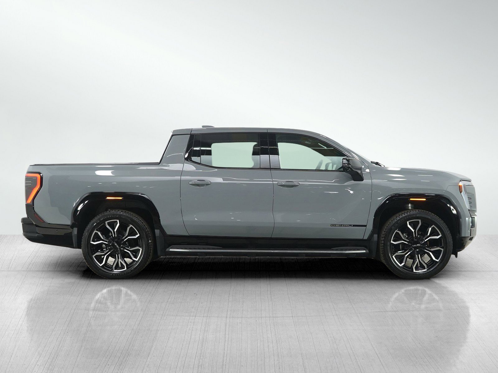 Used 2024 GMC Sierra EV Denali image 6