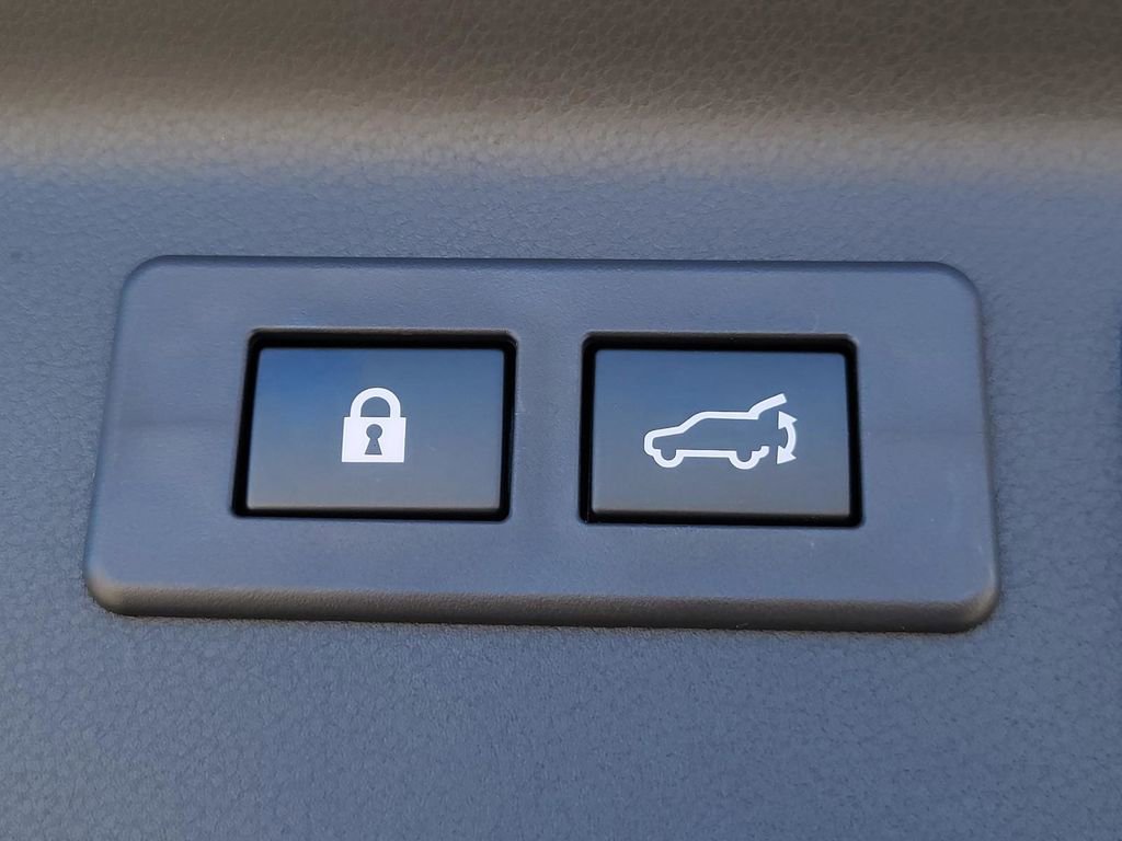 Certified 2025 Subaru Forester Limited image 13