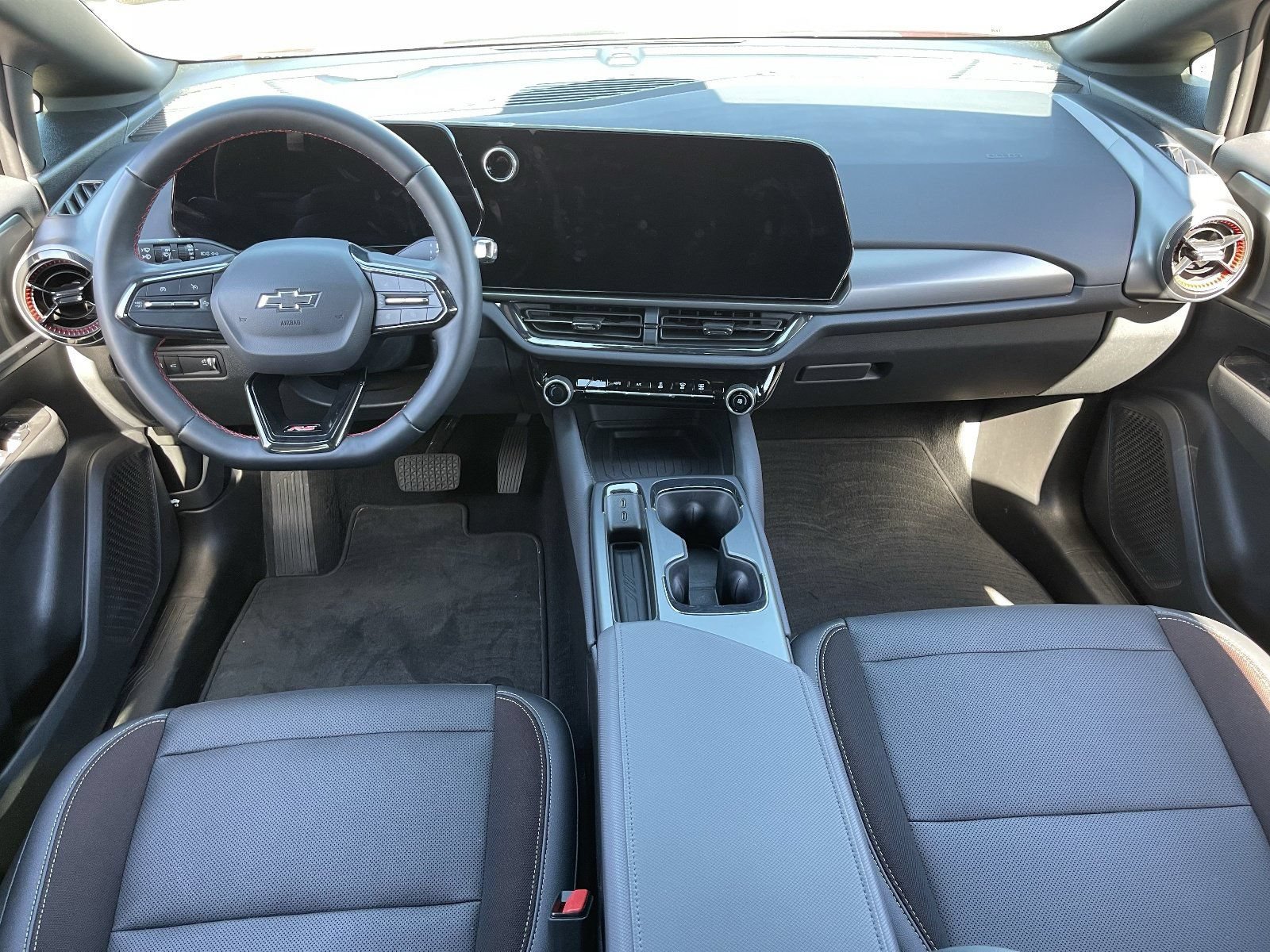 Certified 2024 Chevrolet Equinox EV RS FWD image 16