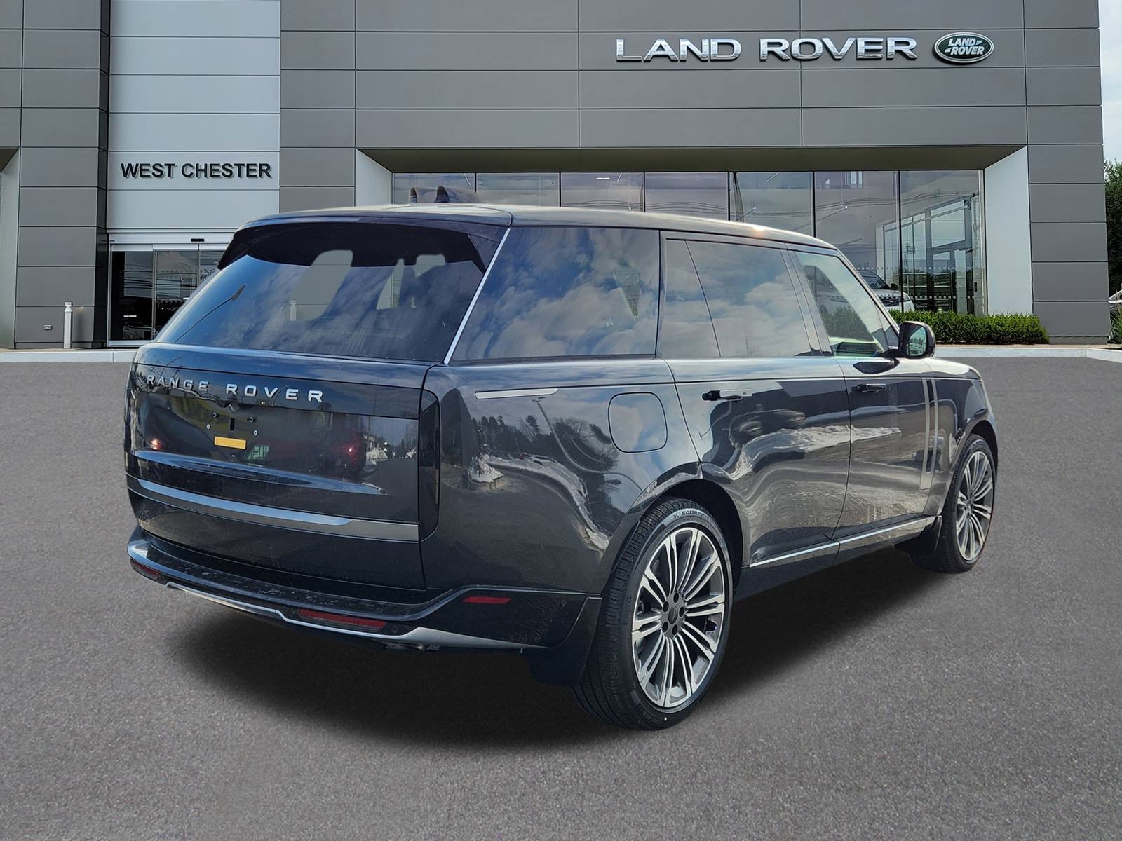 New 2026 Land Rover Range Rover Long Wheelbase SE image 4