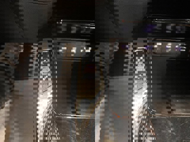 Used 2023 Kia Sorento SX image 36