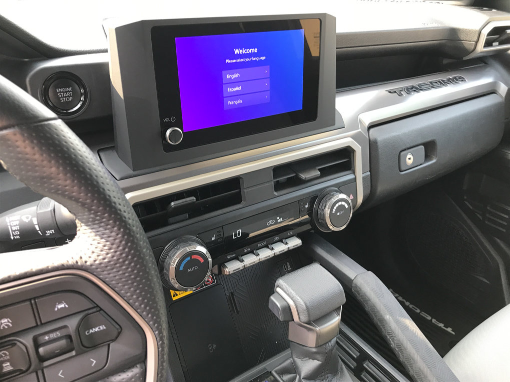 Certified 2024 Toyota Tacoma SR5 AWD/4WD image 19