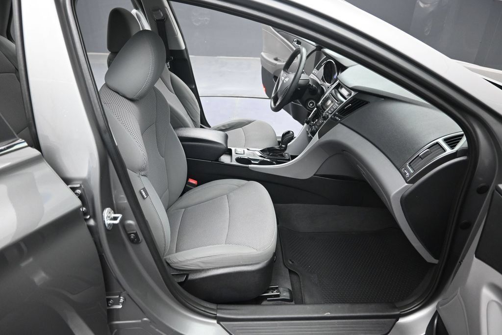 Used 2013 Hyundai Sonata GLS w/ Popular Equipment Pkg FWD image 28