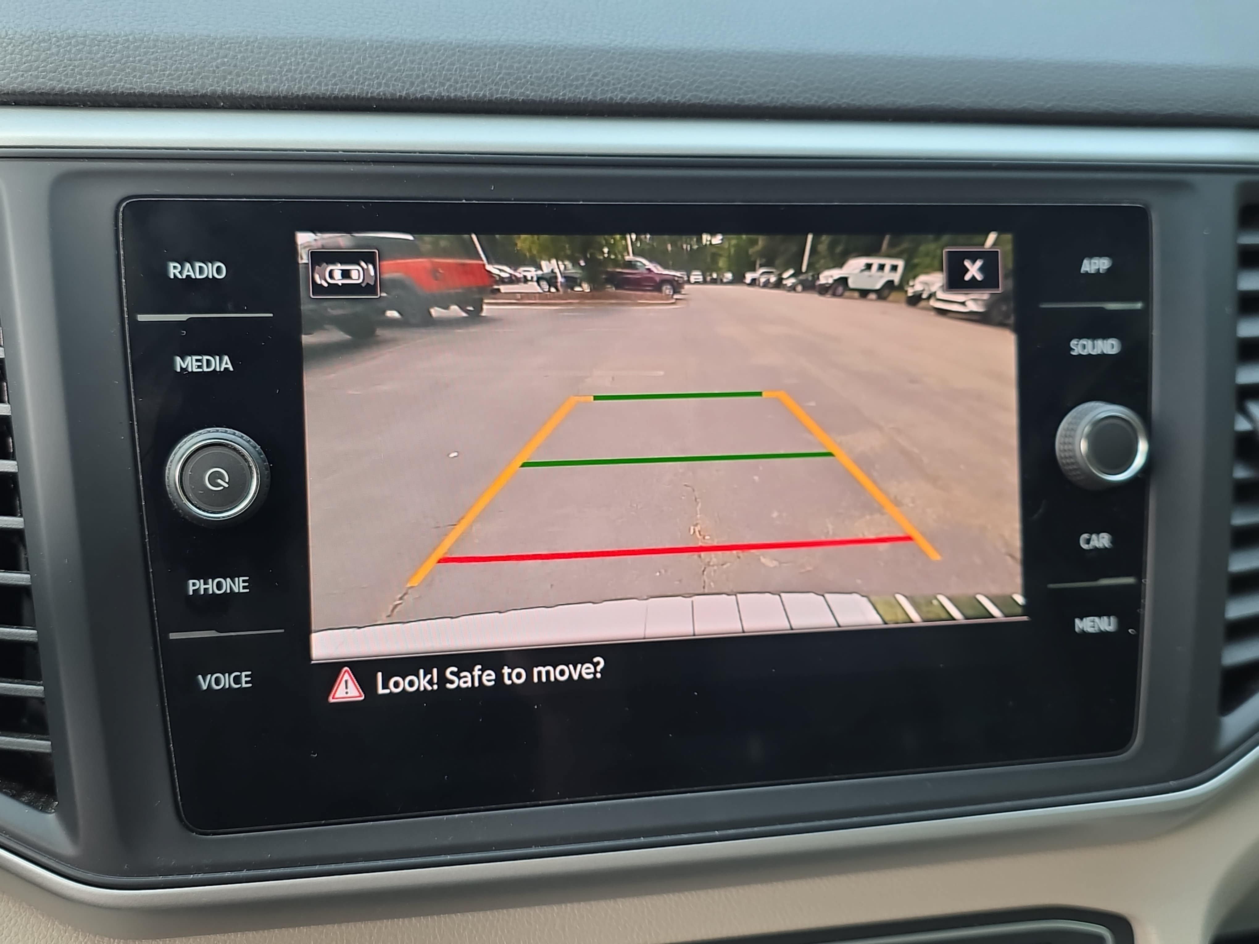 Used 2021 Volkswagen Atlas SE FWD image 21