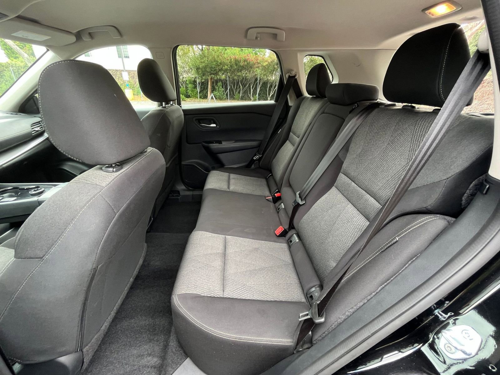 Used 2025 Nissan Rogue SV AWD/4WD image 28