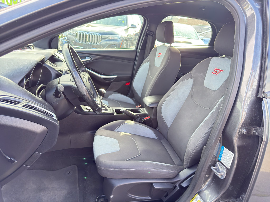 Used 2018 Ford Focus ST FWD image 12