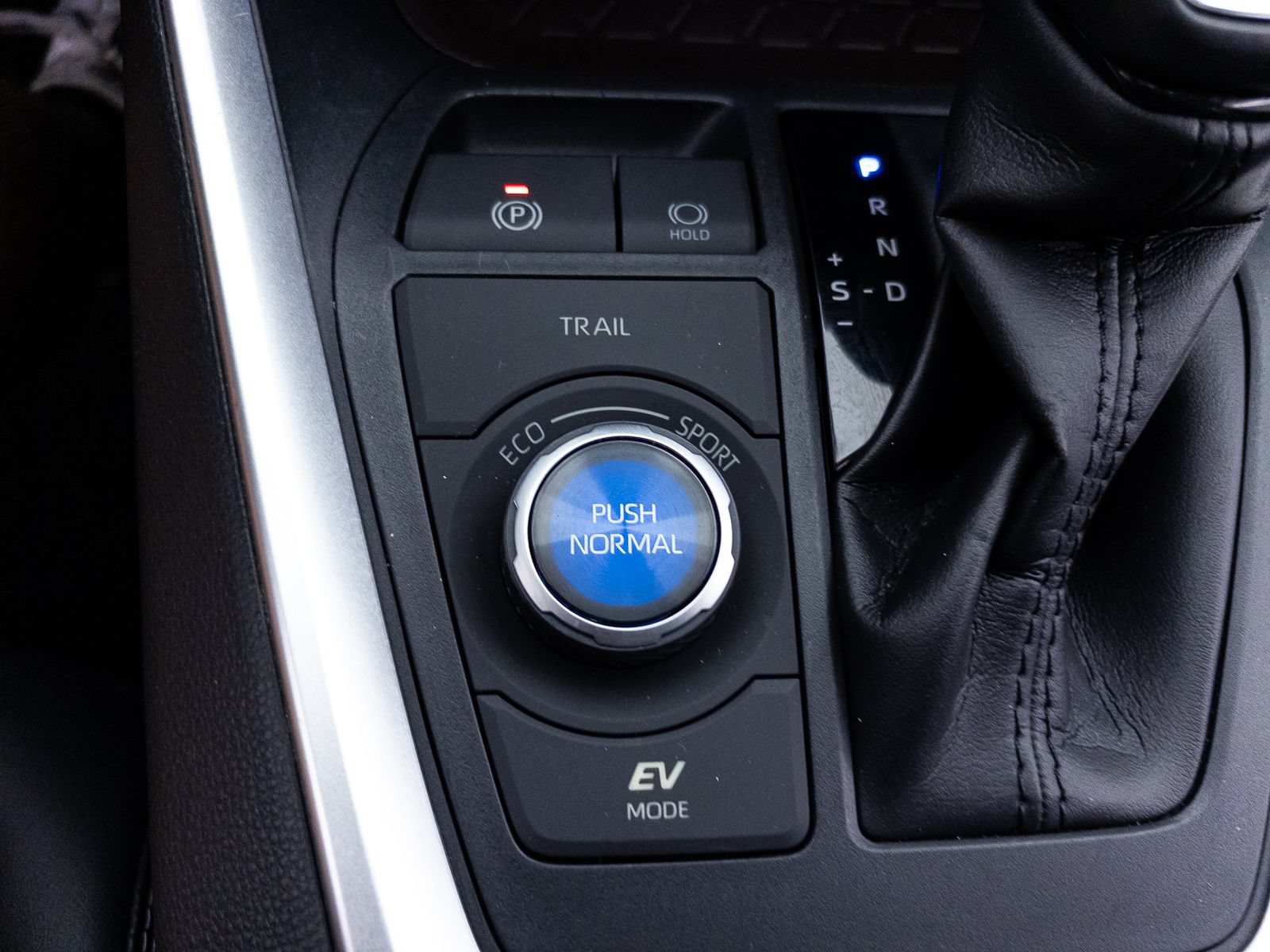 Used 2019 Toyota RAV4 Limited w/ Carpet Mat Package AWD/4WD image 32