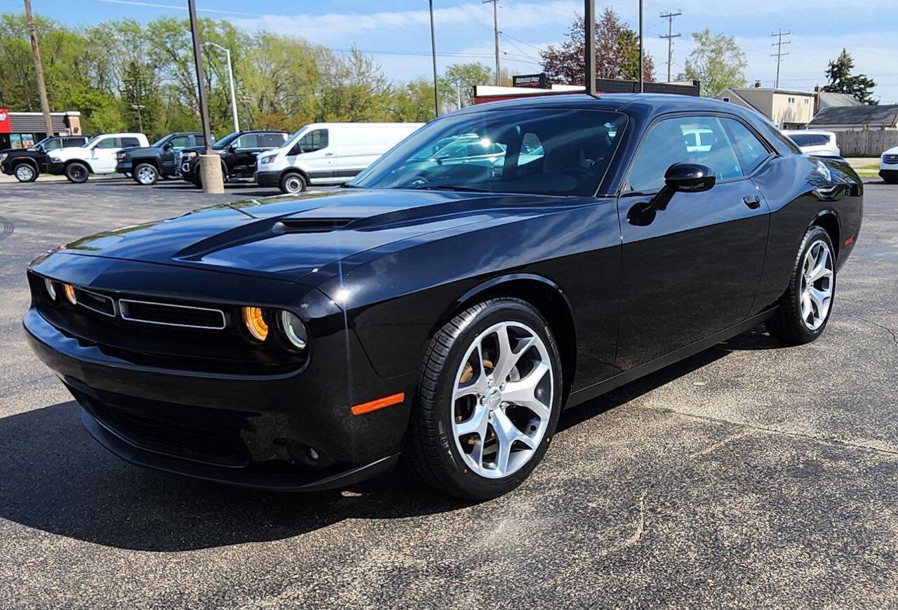 Used 2016 Dodge Challenger SXT Plus RWD image 5