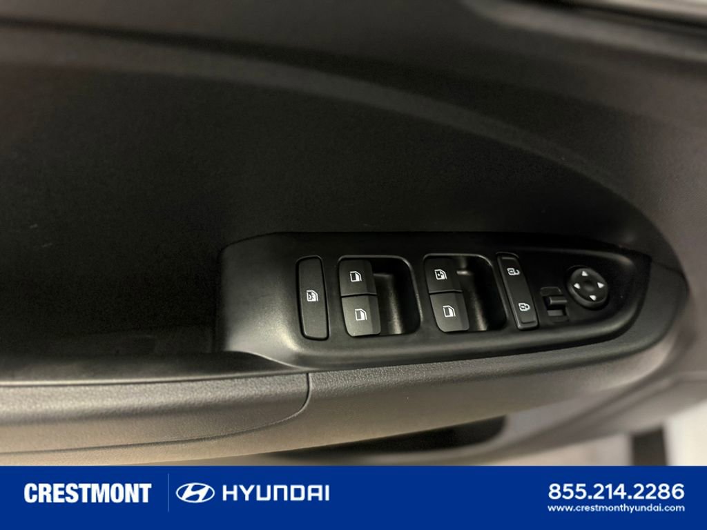 Used 2026 Hyundai Venue SEL FWD image 5