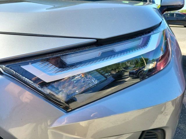 Used 2025 Toyota RAV4 XLE AWD/4WD image 10