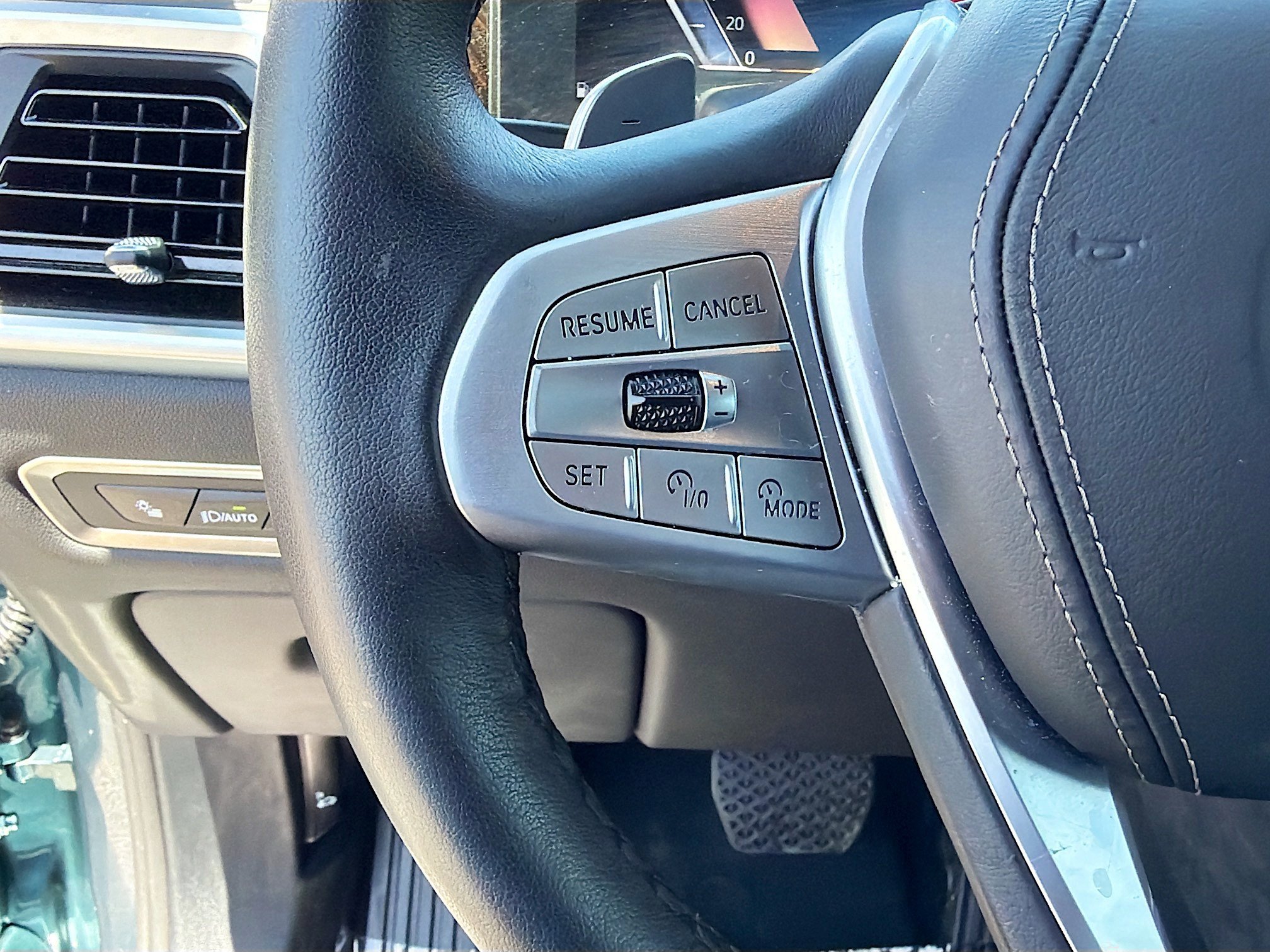 Used 2026 BMW X7 xDrive40i AWD/4WD image 39