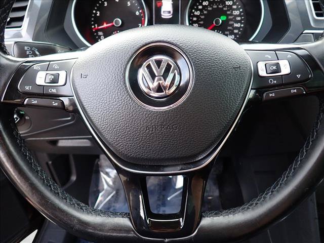 Used 2018 Volkswagen Tiguan SEL AWD/4WD image 18