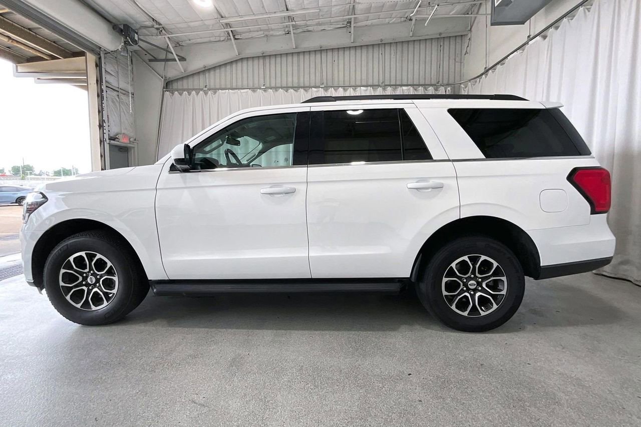 Used 2024 Ford Expedition XLT image 26