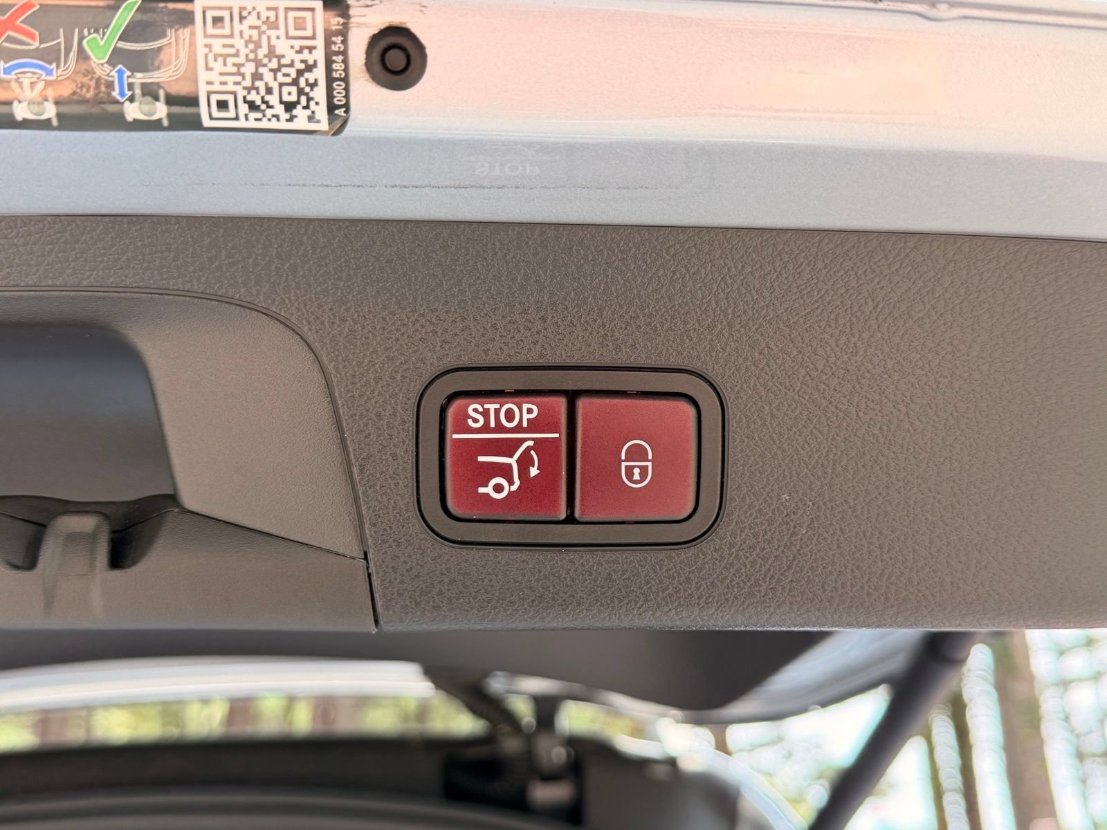 Used 2025 Mercedes-Benz GLS 450 4MATIC image 19