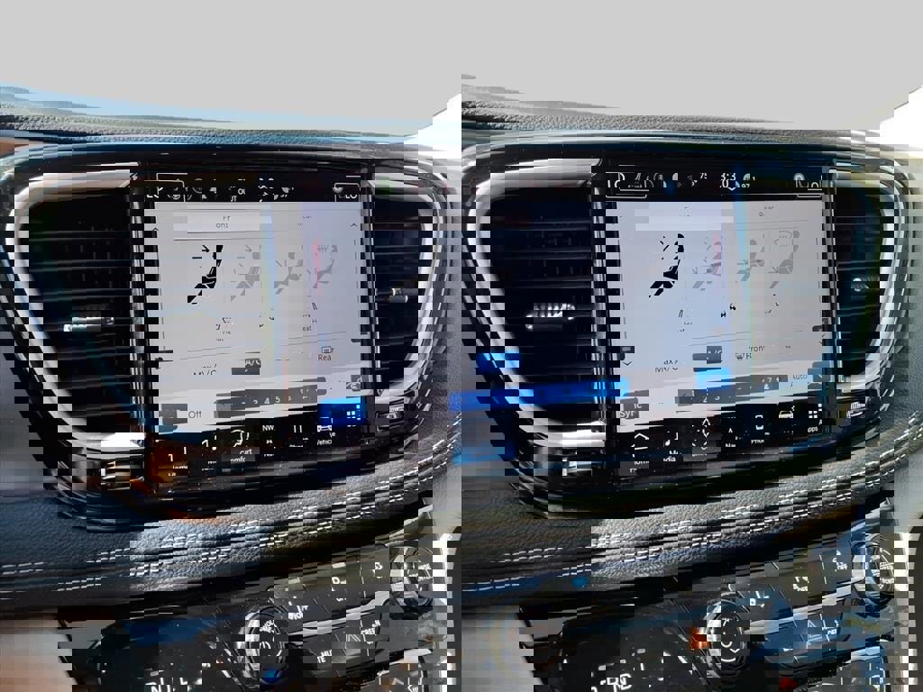 Used 2024 Chrysler Pacifica Select image 26