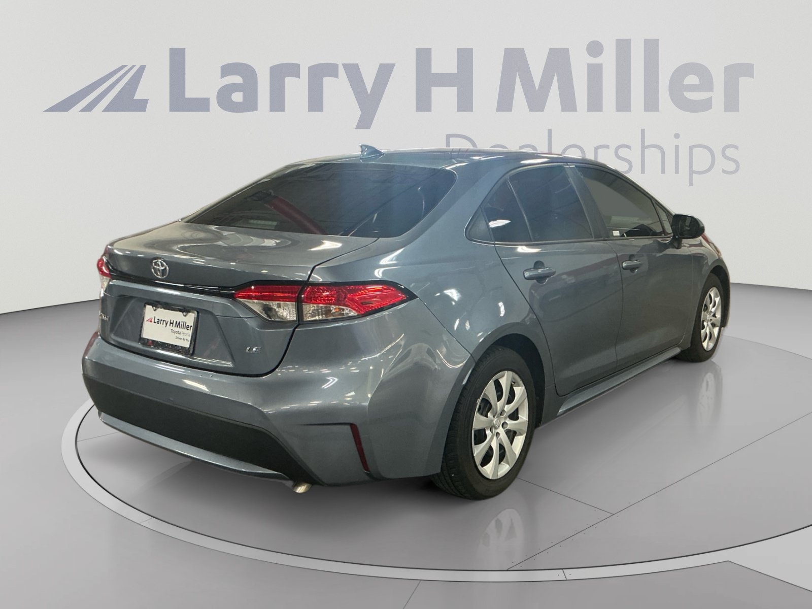 Used 2020 Toyota Corolla LE w/ Carpet Mat Package (TMS) FWD image 5