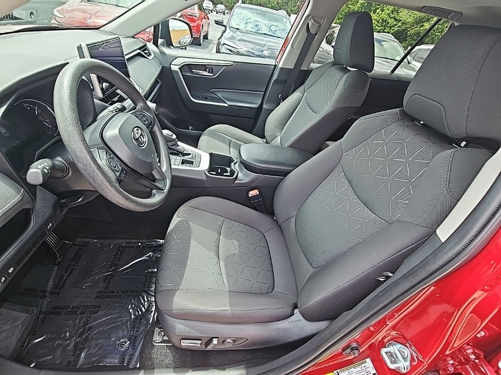 Used 2024 Toyota RAV4 XLE w/ Convenience Package image 12