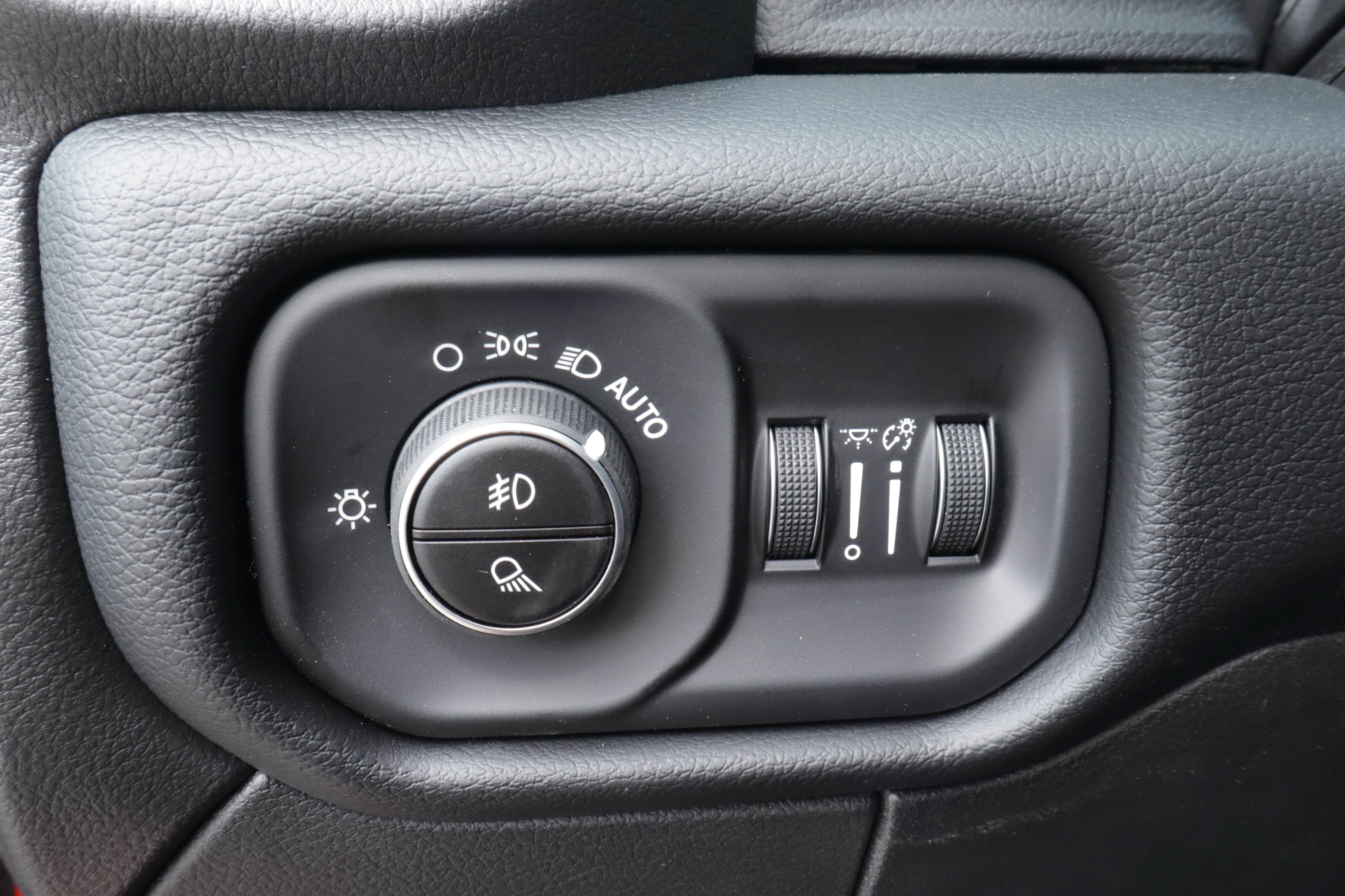New 2027 RAM 2500 Laramie w/ Towing Technology Group AWD/4WD image 13