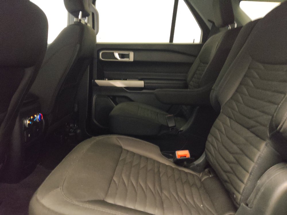 Used 2021 Ford Explorer XLT RWD image 18