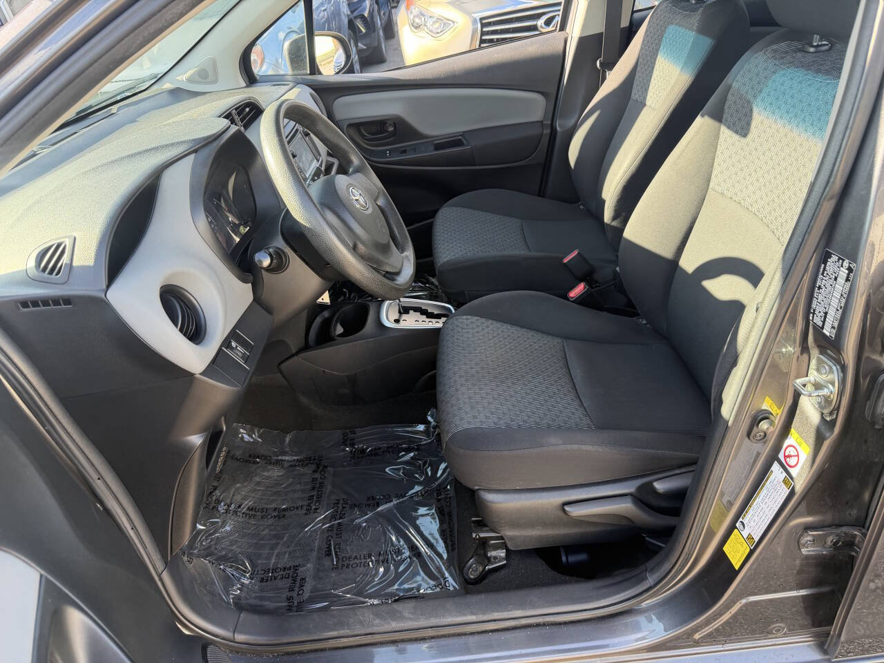 Used 2016 Toyota Yaris L FWD image 21